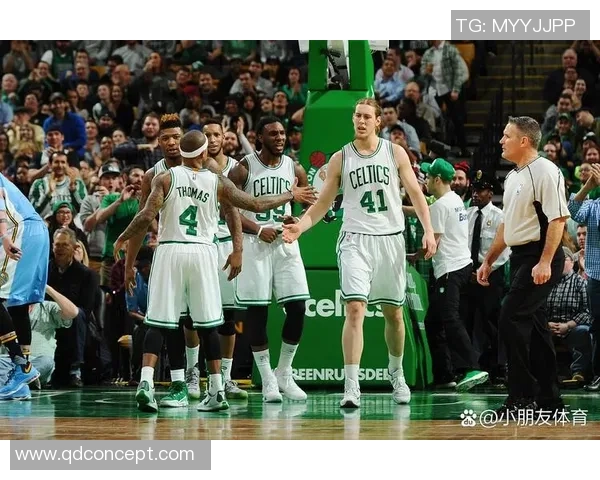 骑士与凯尔特人第三节激战回顾双方表现与战术分析